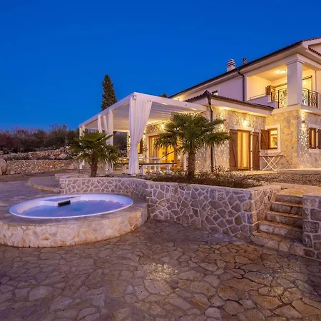 Laura Villa Vrh (Krk)