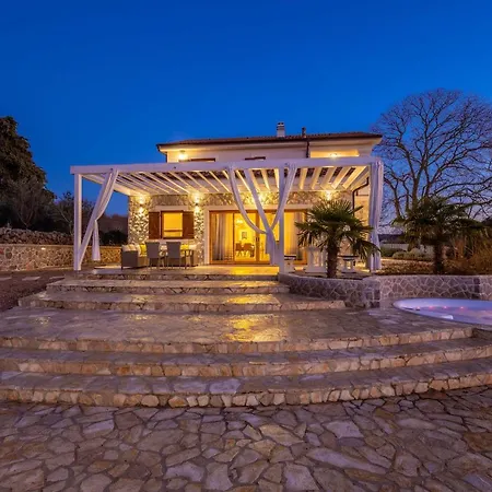 Laura * Vrh